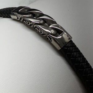 Men's leather bracelet